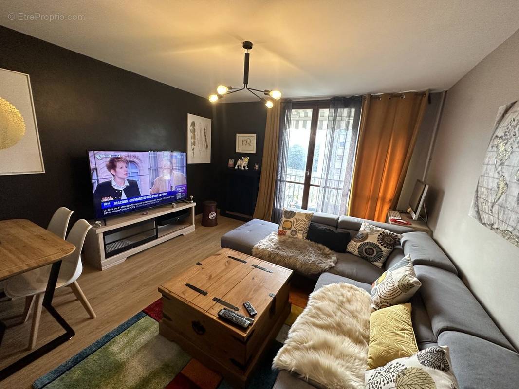 Salon - Appartement à JOUE-LES-TOURS