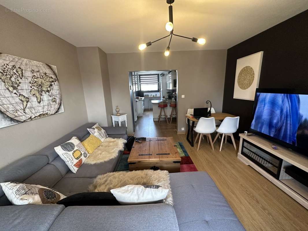 Salon - Appartement à JOUE-LES-TOURS