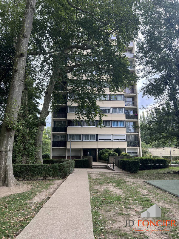 Appartement à SAVIGNY-SUR-ORGE