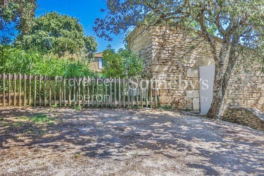 Maison à GORDES