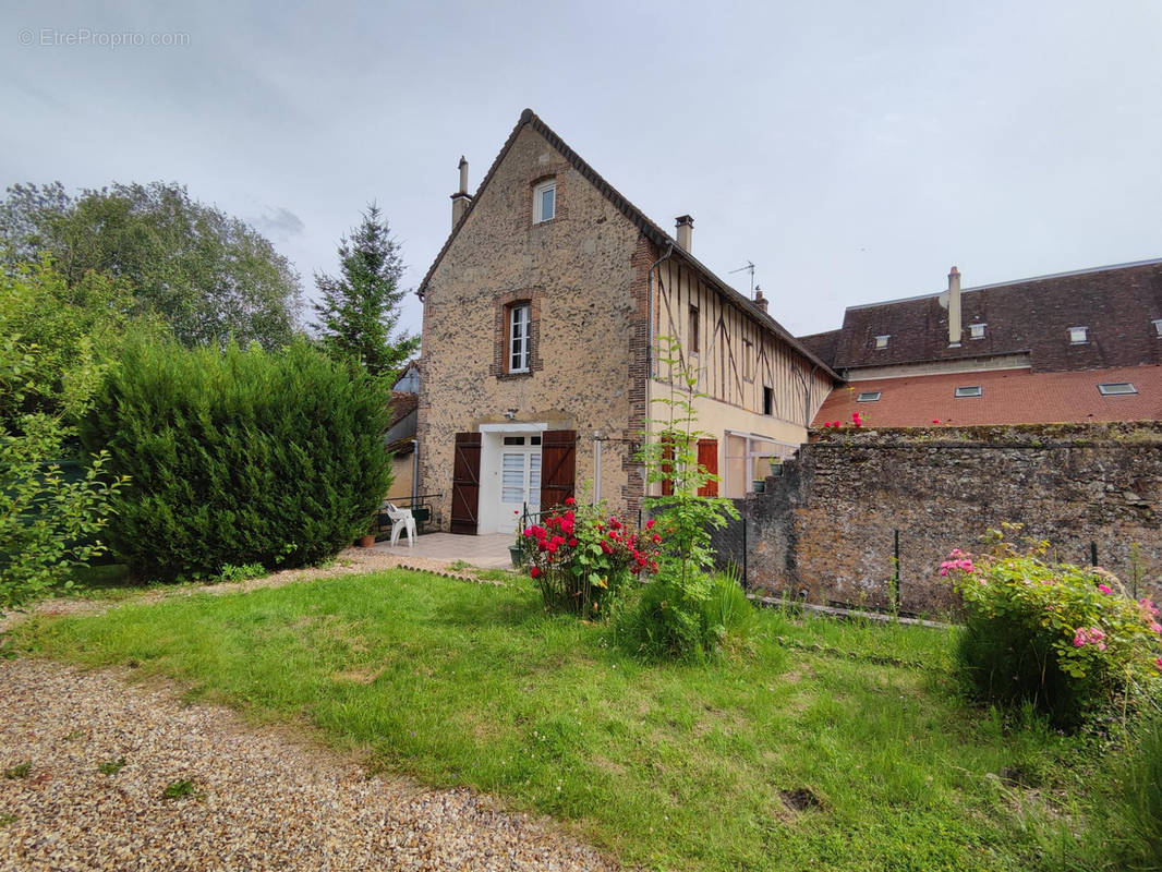 Maison à LONGNY-AU-PERCHE