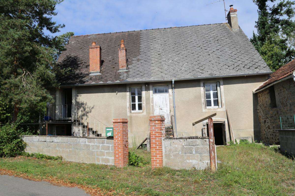 Maison à CHARBONNAT