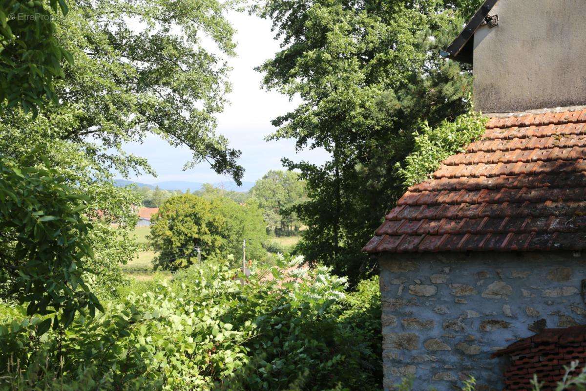 Maison à CHARBONNAT