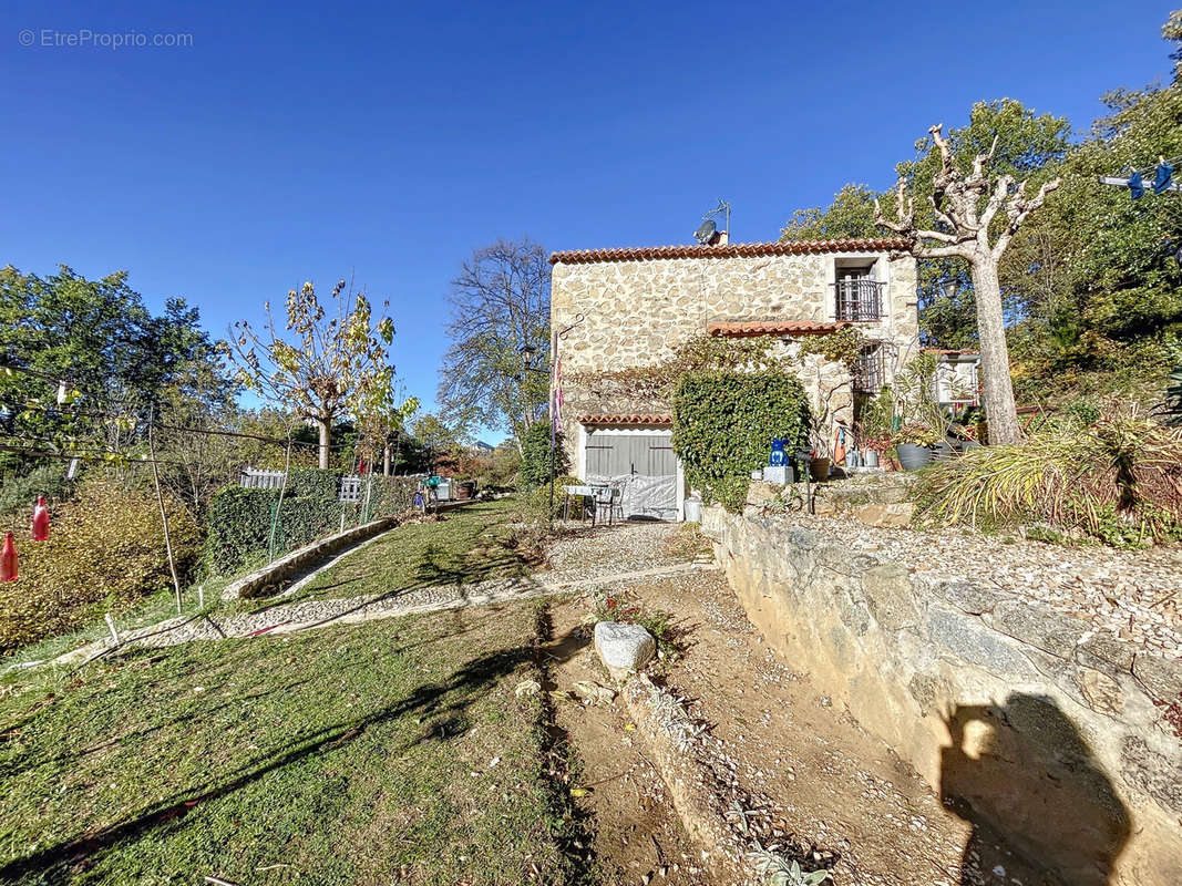 Maison à SAINT-LAURENT-DE-CERDANS