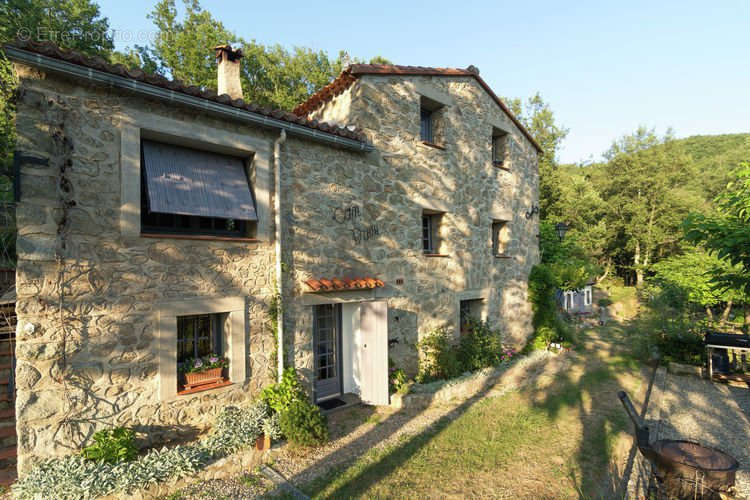 Maison à SAINT-LAURENT-DE-CERDANS