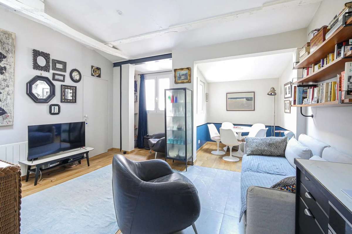 Appartement à PARIS-17E