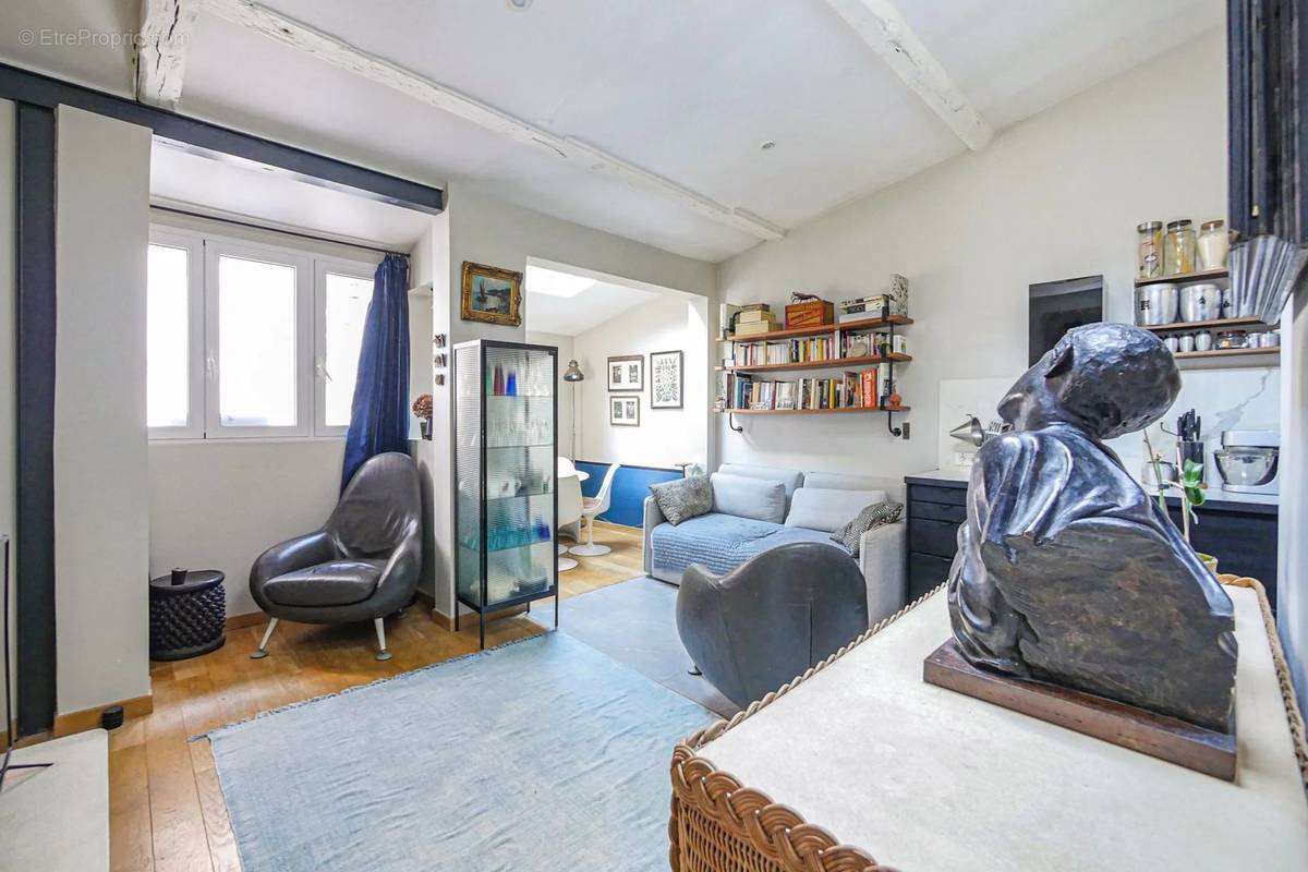 Appartement à PARIS-17E