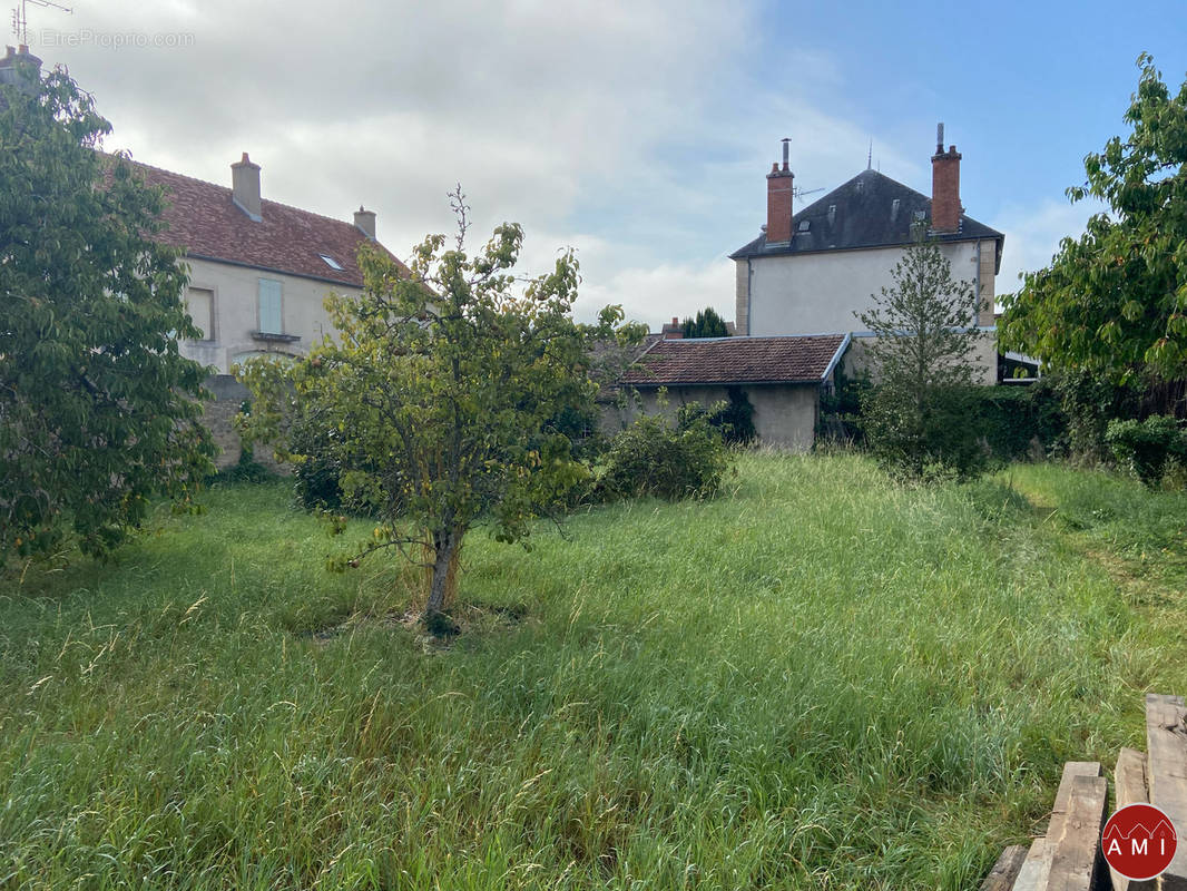 Terrain à SEMUR-EN-AUXOIS