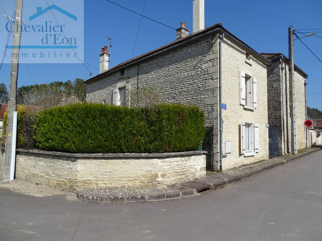 Maison à LEZINNES