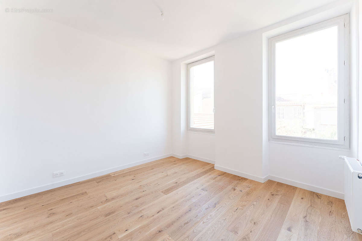 Appartement à MARSEILLE-1E