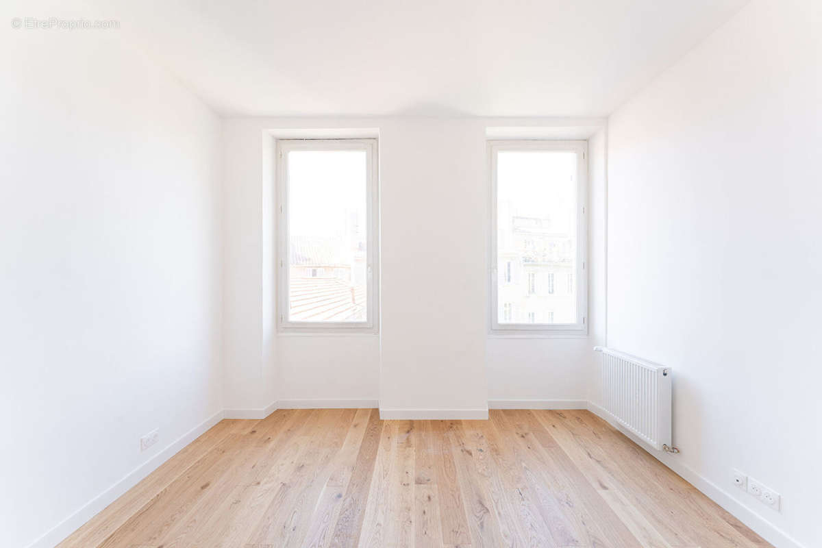 Appartement à MARSEILLE-1E