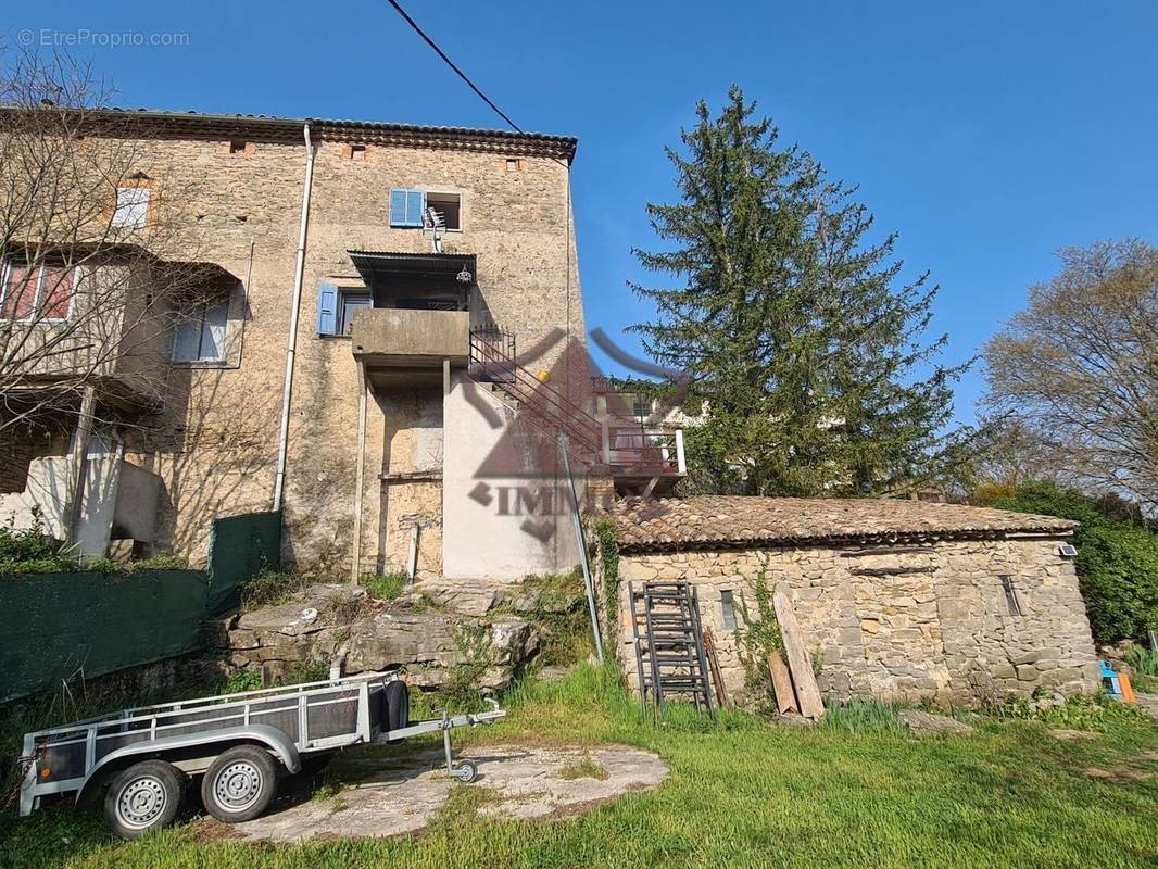 Maison à SAINT-BRES