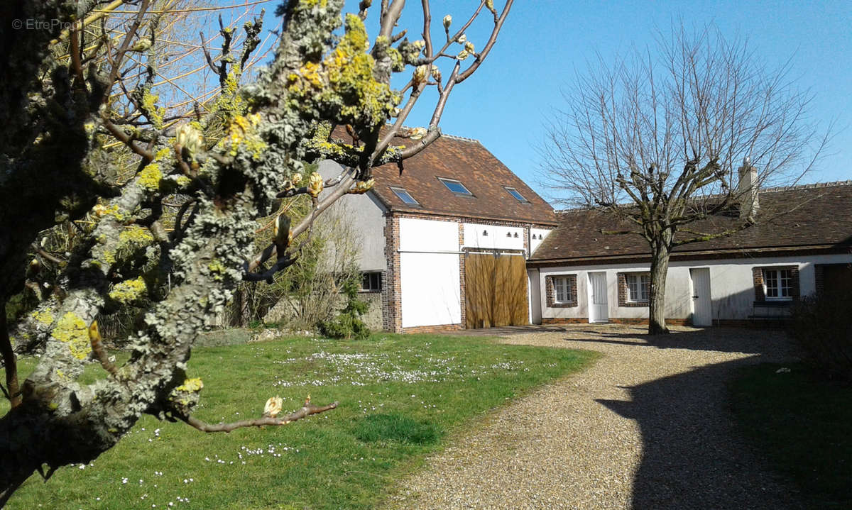 Maison à LA CROIX-DU-PERCHE