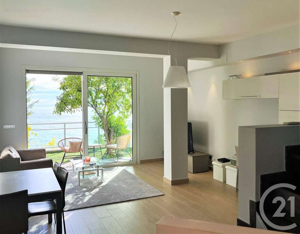 Appartement à ROQUEBRUNE-CAP-MARTIN