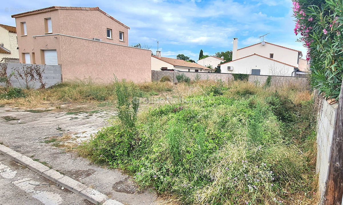 Terrain à ARLES