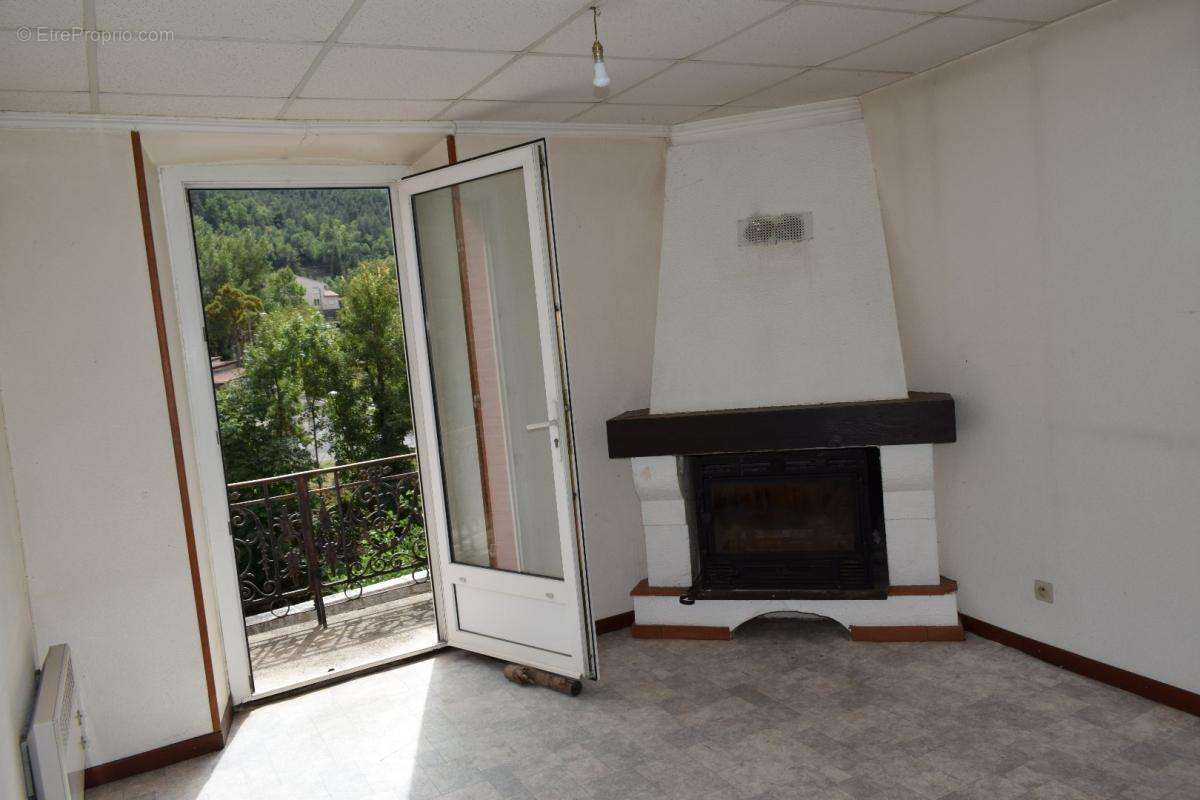 Appartement à AXAT