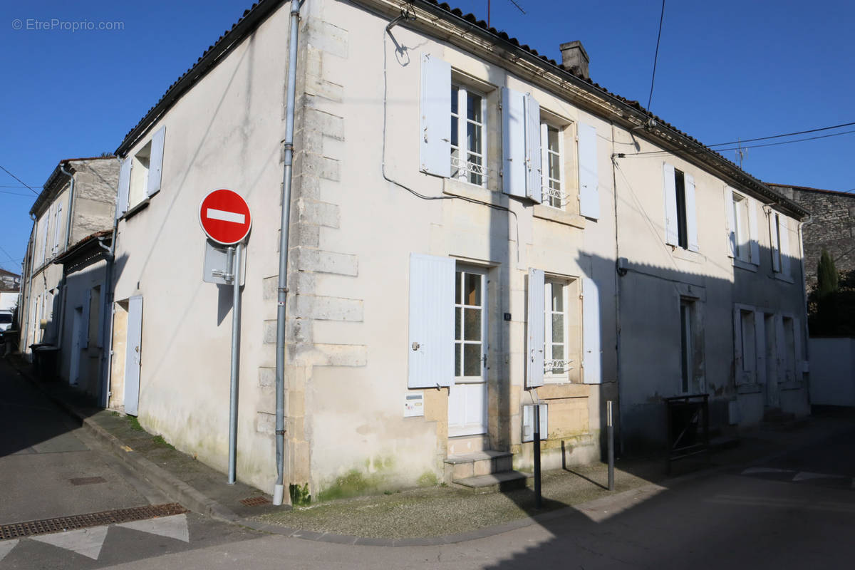 Maison à COGNAC