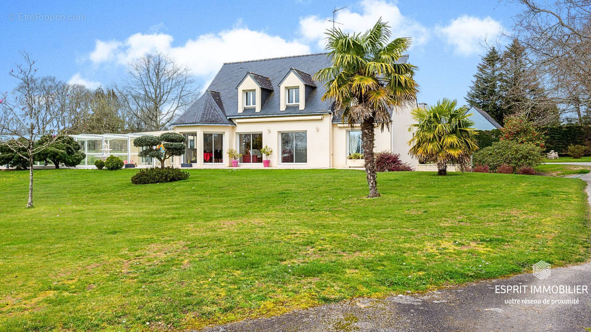 Maison à RIEC-SUR-BELON