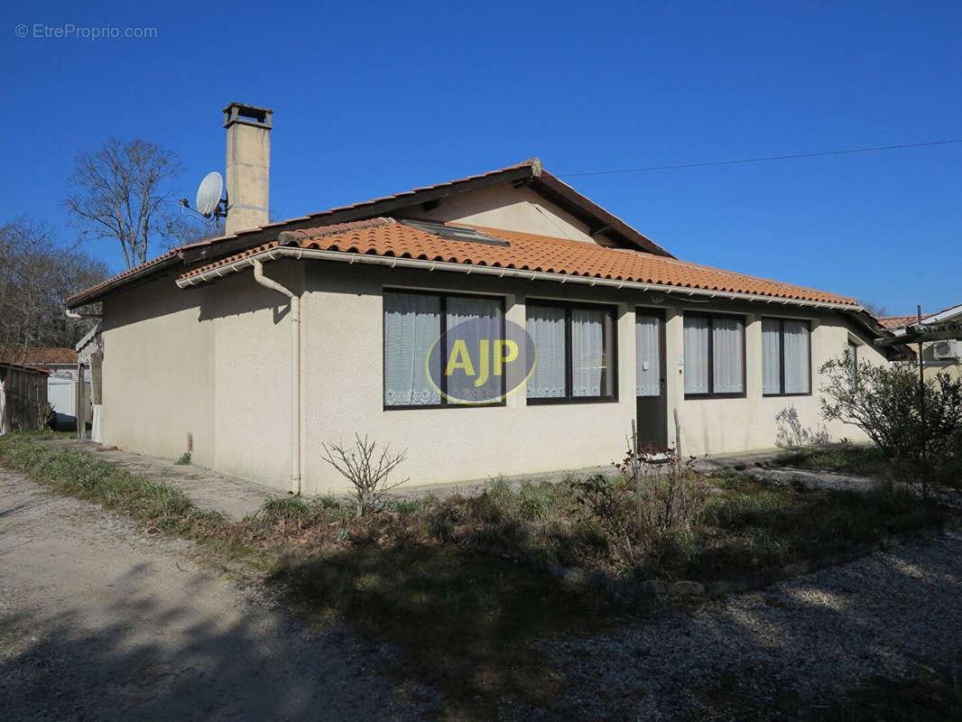 Maison à GRAYAN-ET-L&#039;HOPITAL