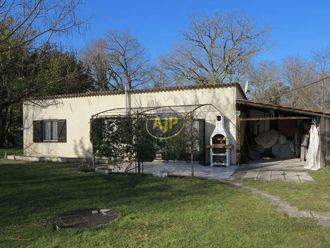 Maison à GRAYAN-ET-L&#039;HOPITAL