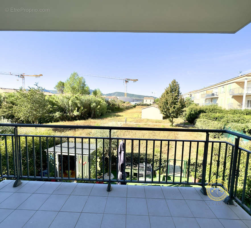 Grand balcon - Appartement à BRIGNOLES