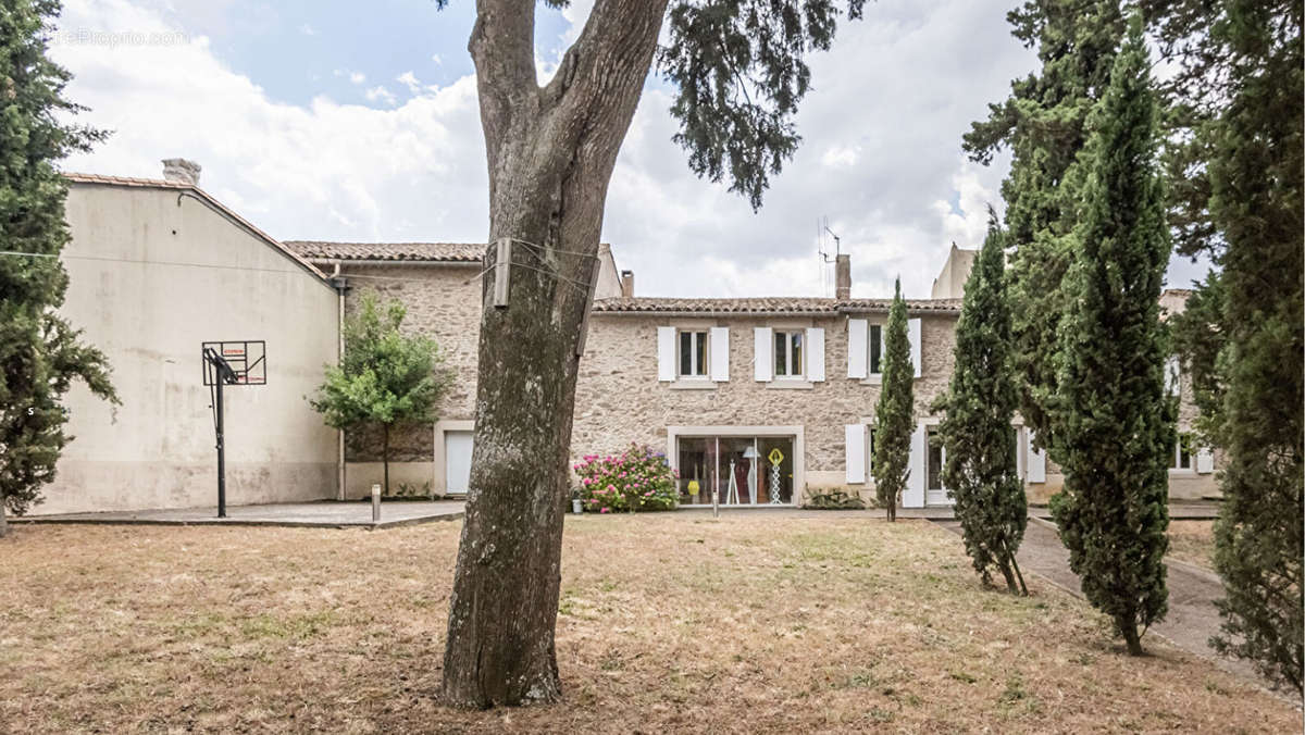 Maison à VILLEMOUSTAUSSOU