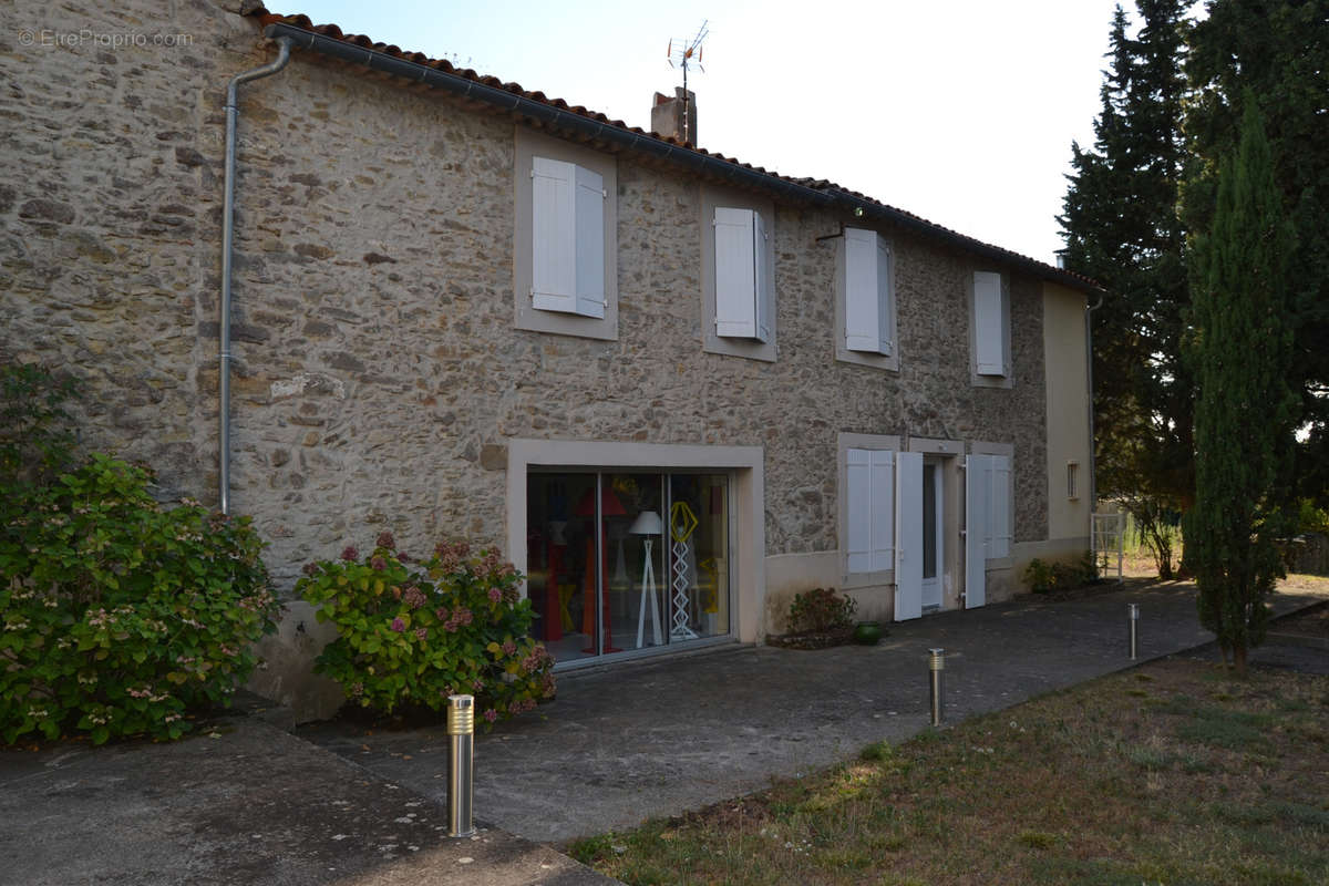 Maison à VILLEMOUSTAUSSOU