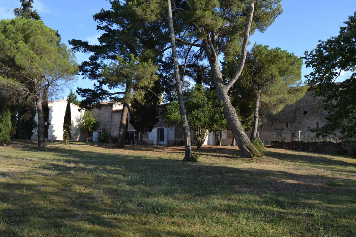 Maison à VILLEMOUSTAUSSOU