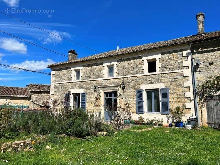 Maison à SAUZE-VAUSSAIS