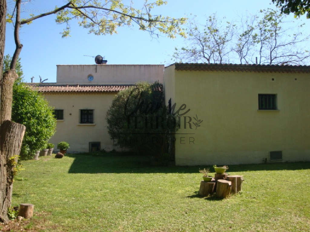 Maison à SAINT-QUENTIN-LA-POTERIE