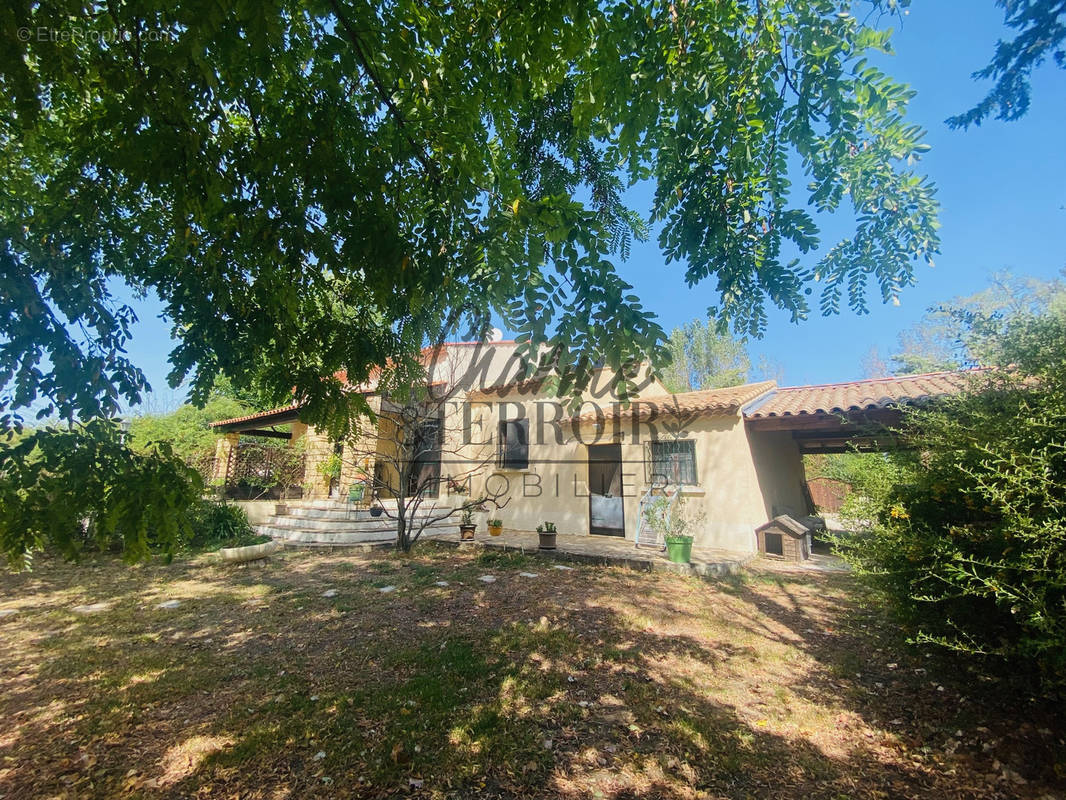 Maison à SAINT-QUENTIN-LA-POTERIE