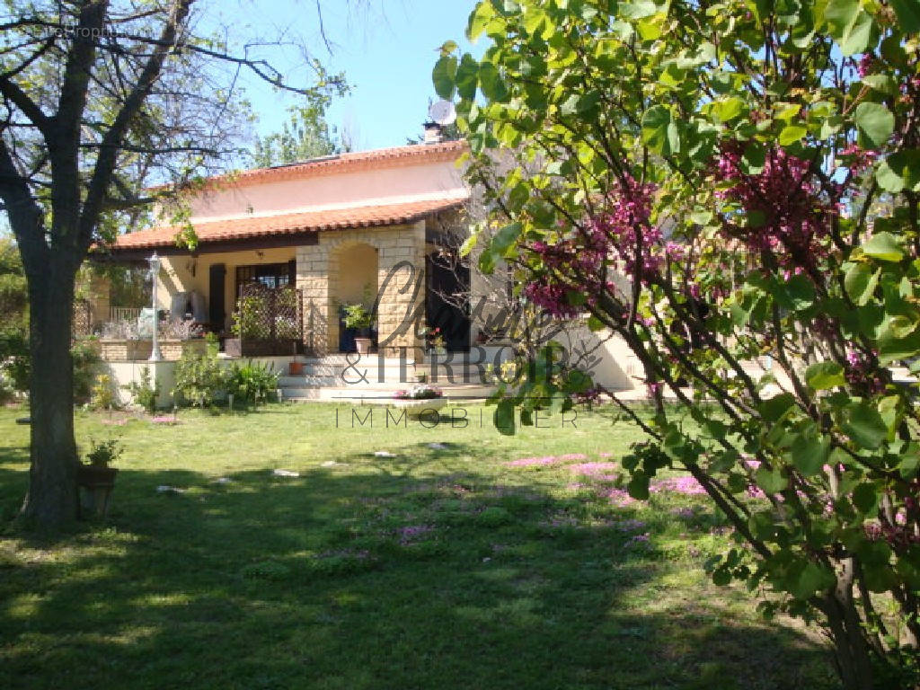 Maison à SAINT-QUENTIN-LA-POTERIE