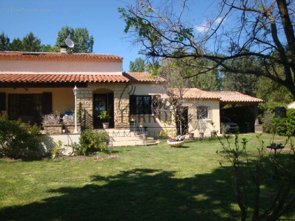 Maison à SAINT-QUENTIN-LA-POTERIE