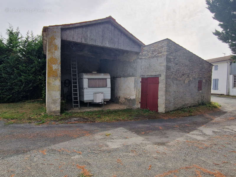 Maison à SAINT-COUTANT-LE-GRAND