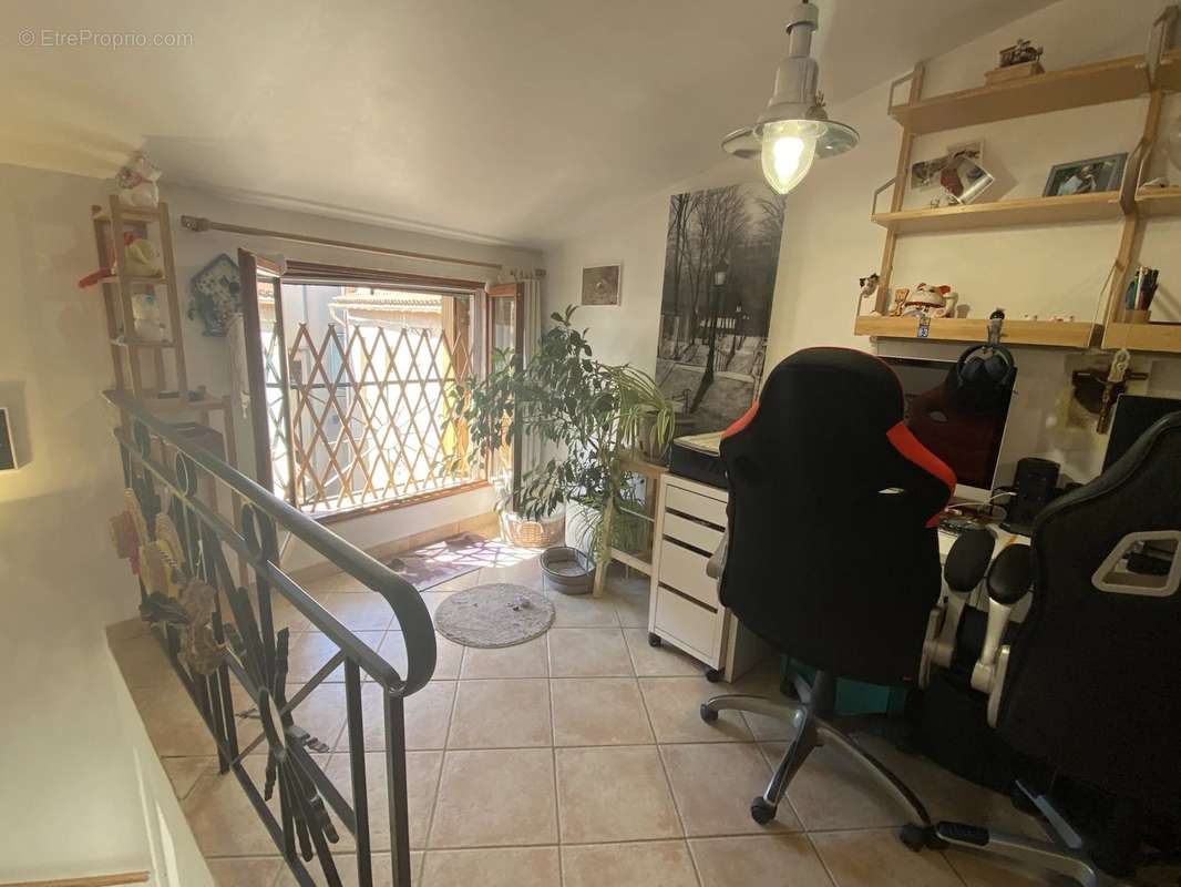 Appartement à AURIOL