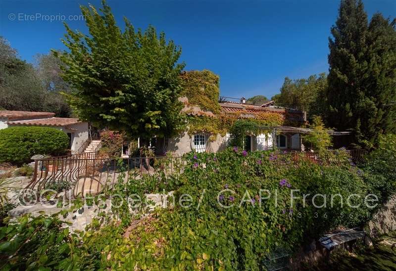 Maison à MOUGINS