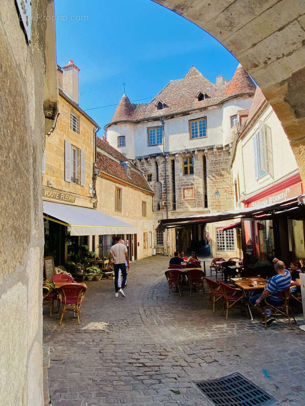 Commerce à SEMUR-EN-AUXOIS