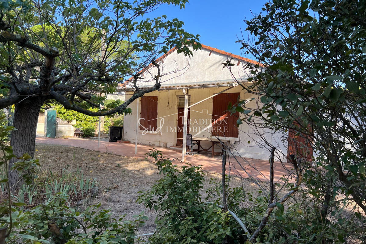 Maison à FONTVIEILLE