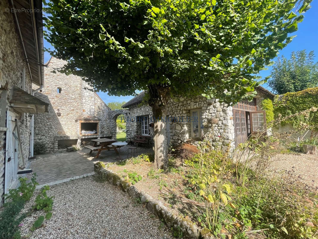 Maison à THOIRY