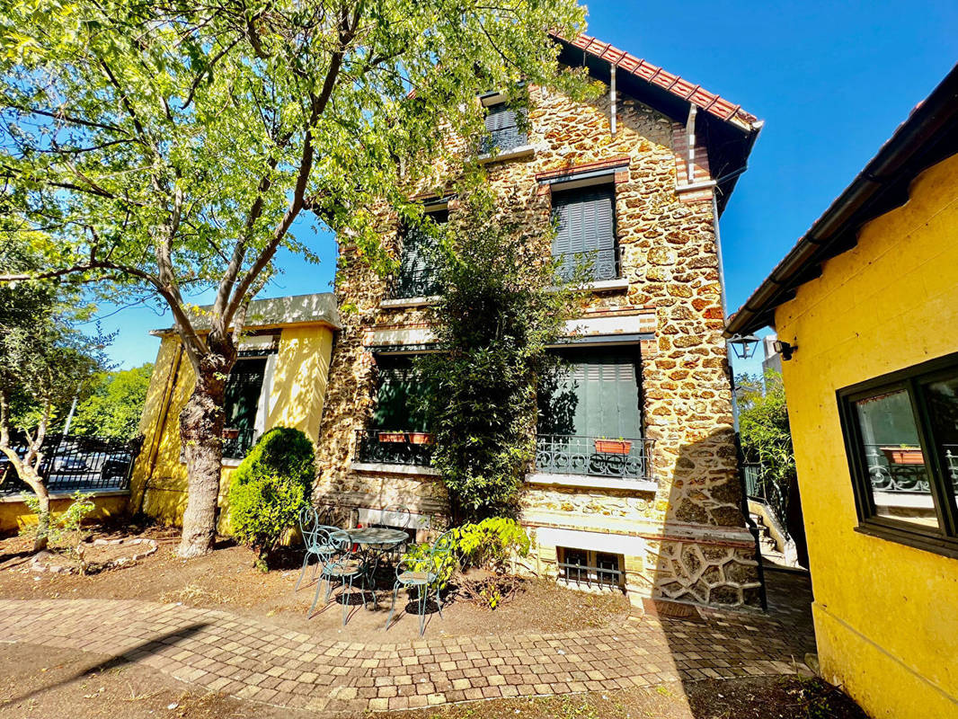 Maison à SARTROUVILLE