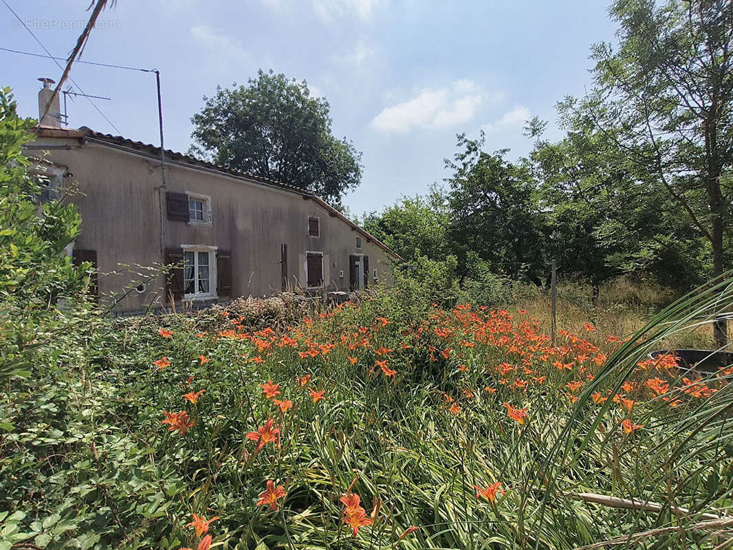 Maison à COUTIERES