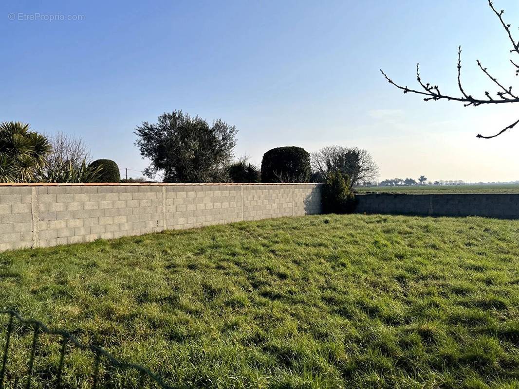 Terrain à JARD-SUR-MER