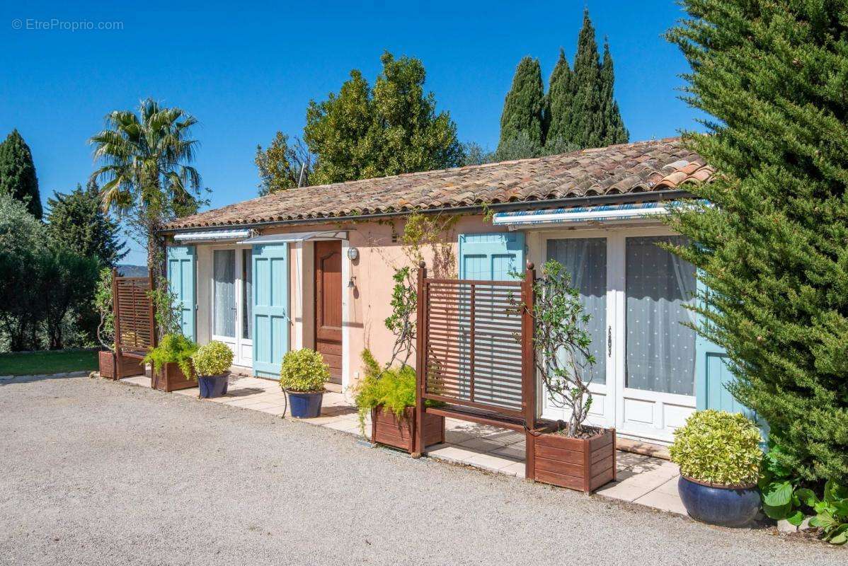 Maison à VALBONNE