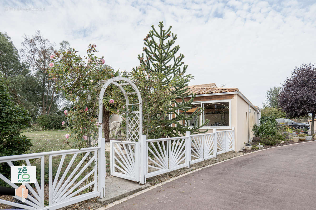 Maison à CHATEAUNEUF