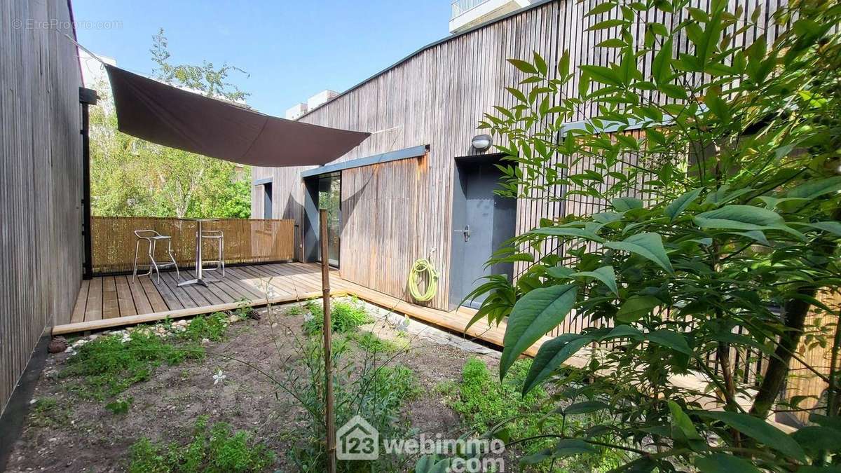 avec une terrasse en rez-de-chaussée - Maison à BORDEAUX