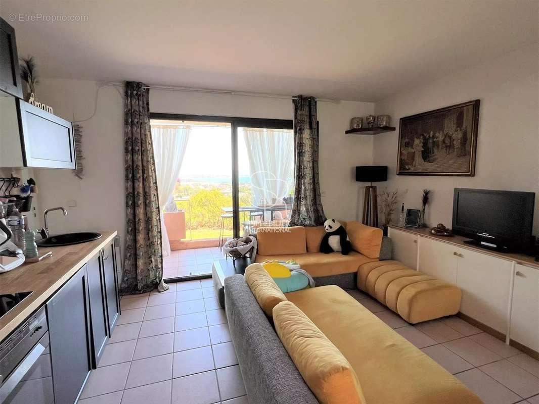 Appartement à VILLENEUVE-LOUBET