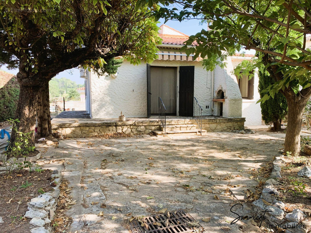 Maison à BAGNOLS-SUR-CEZE