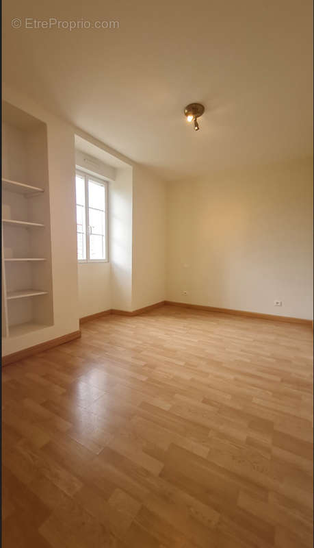 Appartement à LAVERGNE