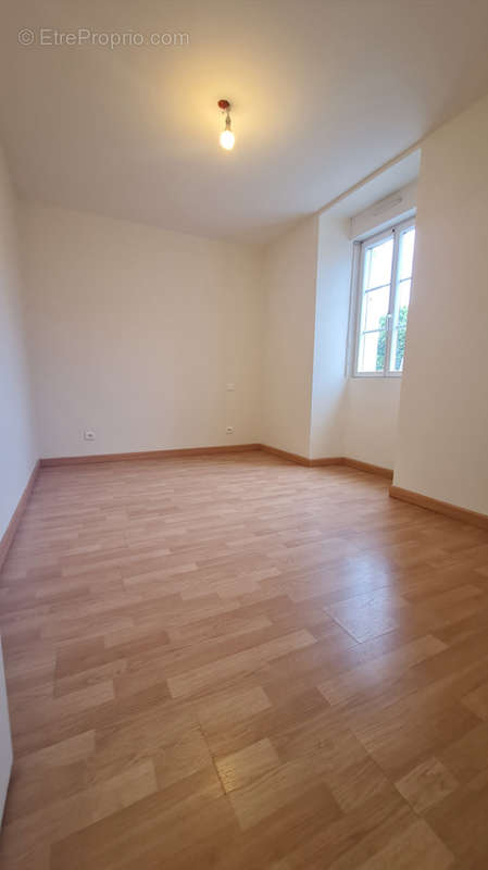 Appartement à LAVERGNE