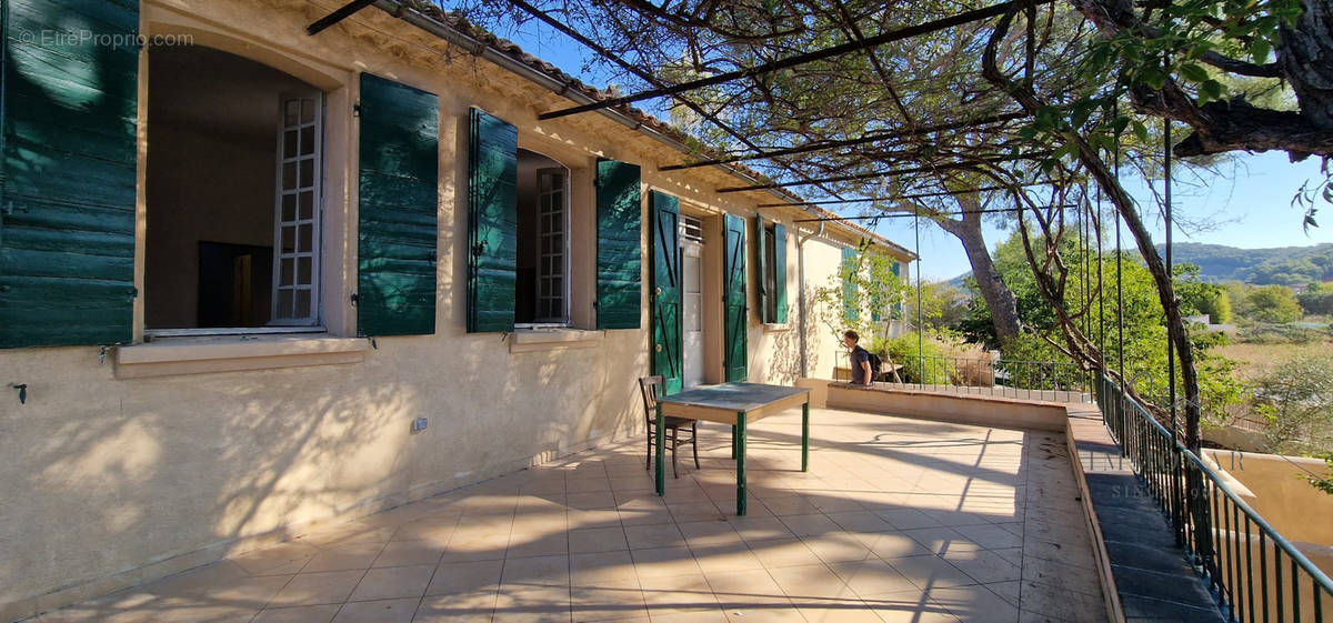 Appartement à SAINT-CYR-SUR-MER